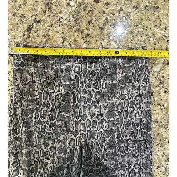 Spanx Jean-Ish Leggings Snakeskin Python Print Mob Wife Pull On Jegging Size XL - Picture 10 of 16